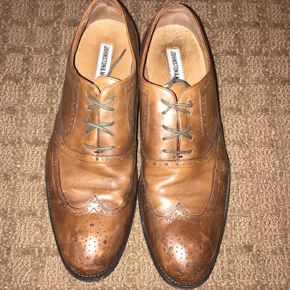 Men’s dress shoes